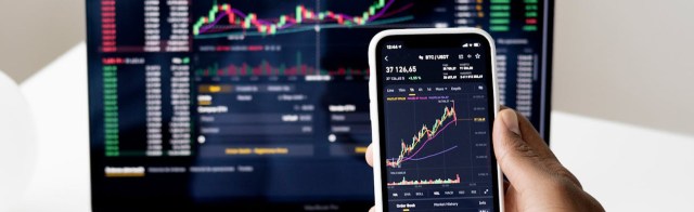 Is the Stock Market Crashing? 2025 Trends and How to Protect Yourself